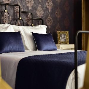 Burlesque Room